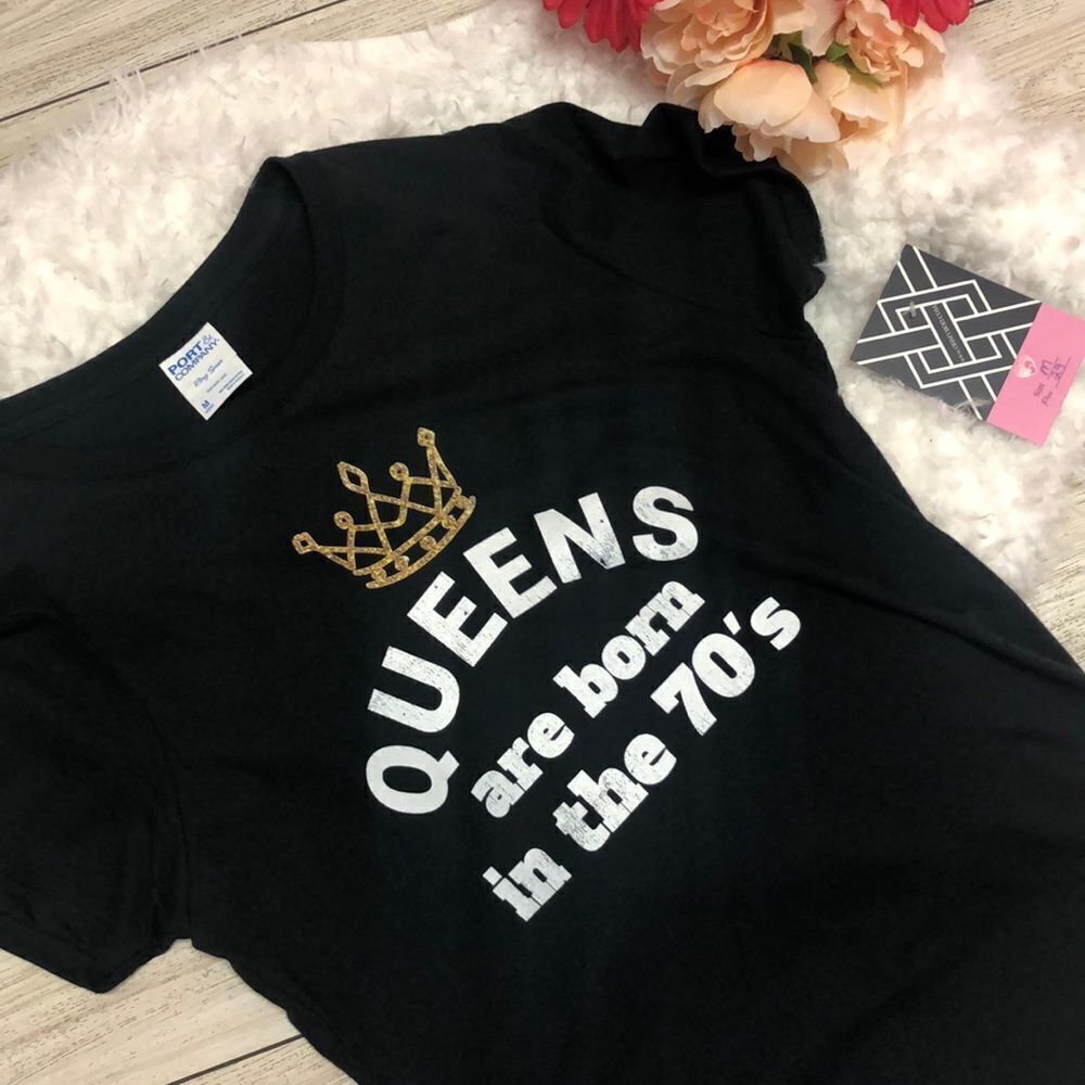 NWT Queens are born in the 70’s Black t-shirt M - Picture 2 of 6